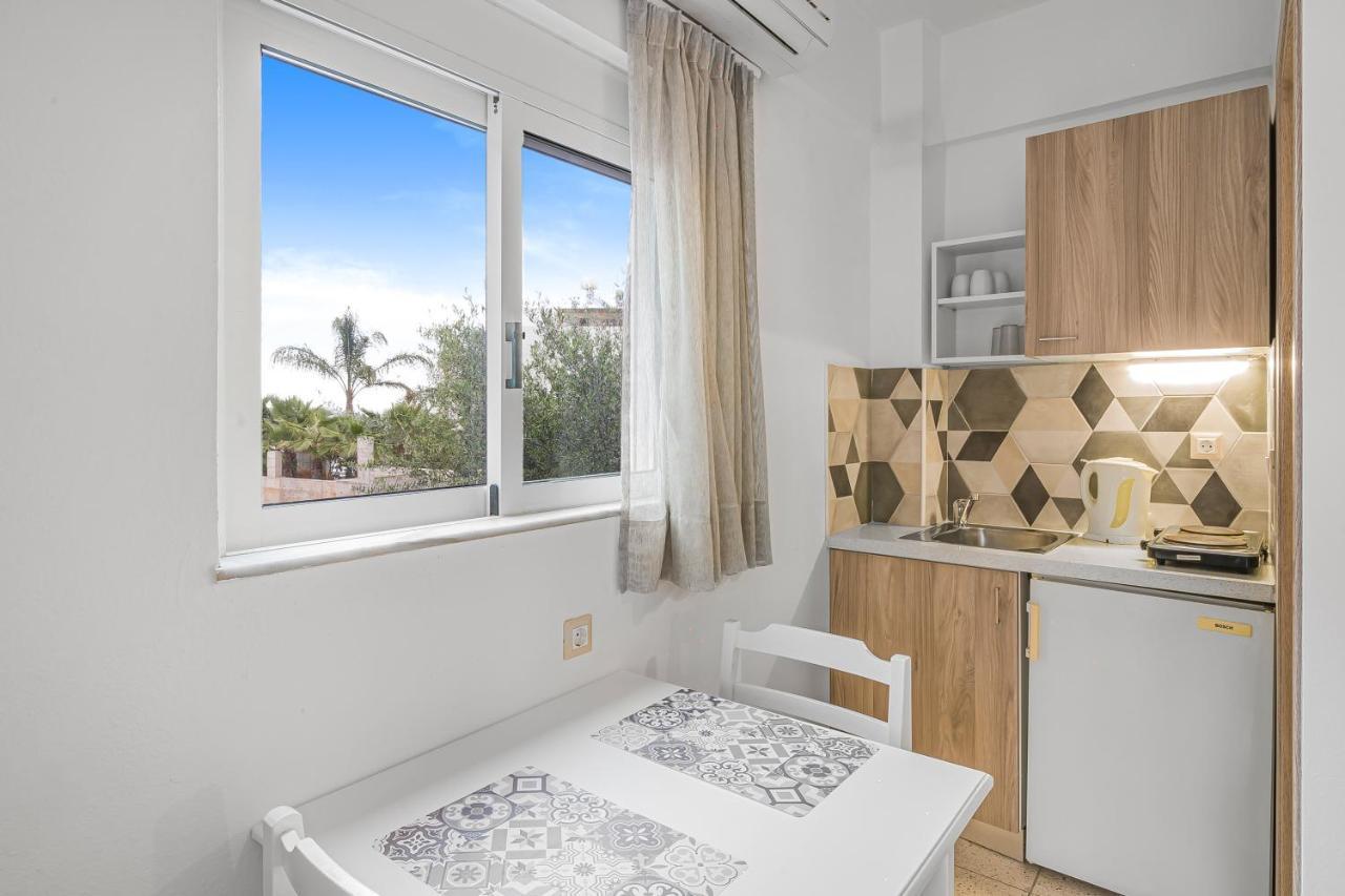 Happy Days Aparthotel Malia  Exterior photo
